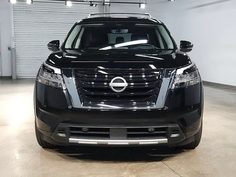 Used 2024 Nissan Pathfinder Platinum AWD/4WD image 2