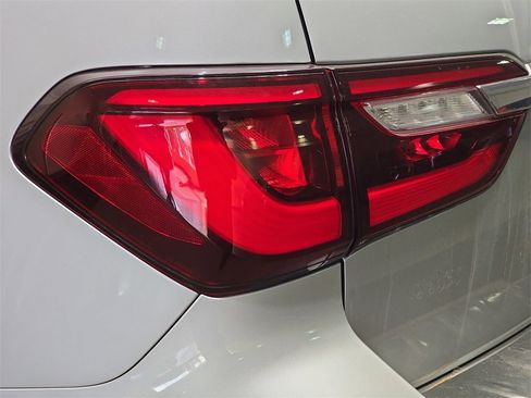 Used 2018 INFINITI QX80 4WD w/ Driver Assistance Package image 38