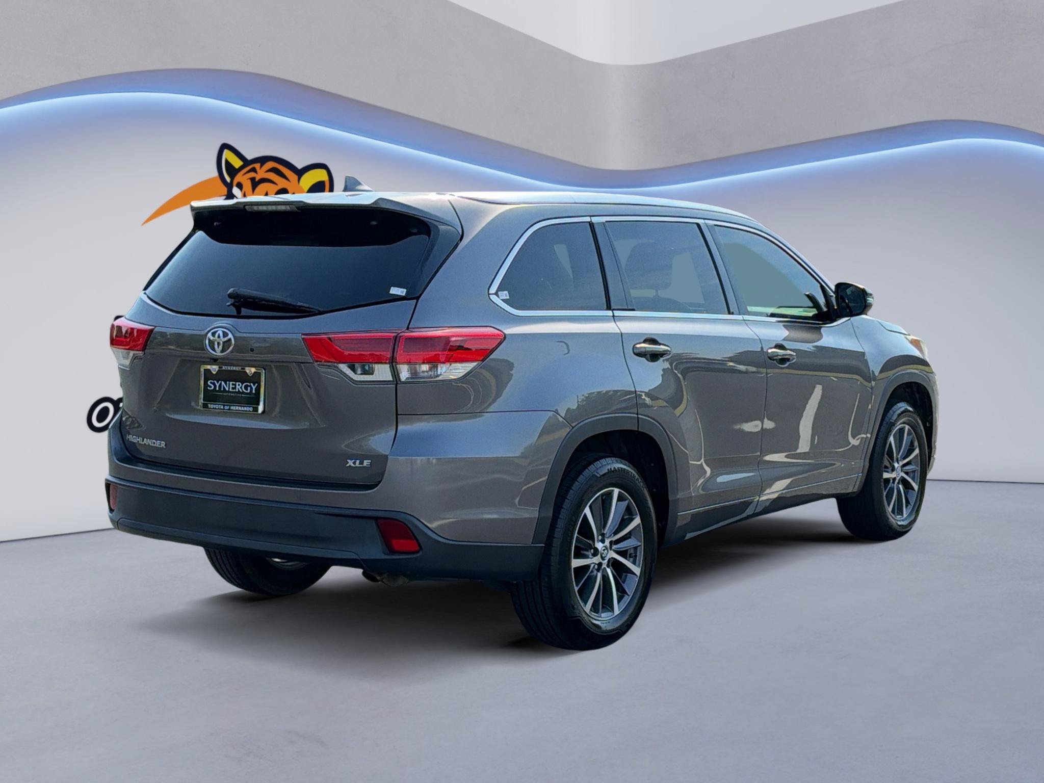 Used 2018 Toyota Highlander XLE FWD image 5