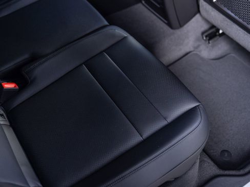 New 2026 Porsche Cayenne AWD/4WD image 38
