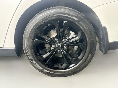 Used 2025 Honda Accord SE image 11