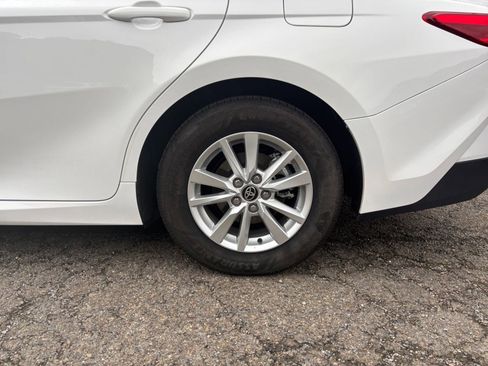 Used 2025 Toyota Camry LE image 29