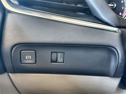 Certified 2022 Buick Enclave Essence w/ Experience Buick Package image 17