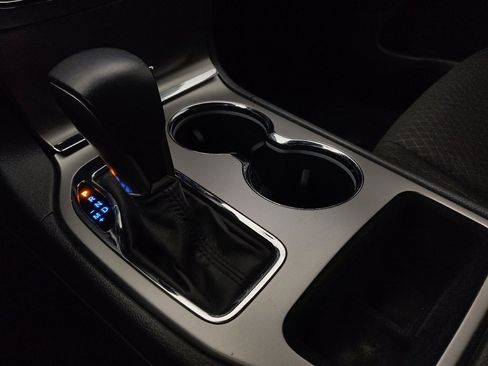 Used 2018 Jeep Grand Cherokee Laredo image 26