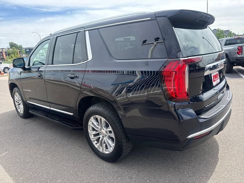 Used 2023 GMC Yukon SLT w/ SLT Premium Package AWD/4WD image 3