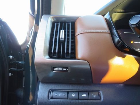 Used 2022 Nissan Pathfinder Platinum w/ Cargo Package image 36