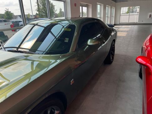Used 2021 Dodge Challenger R/T Scat Pack RWD image 5