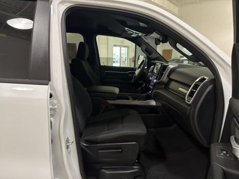 Used 2025 RAM 1500 Big Horn AWD/4WD image 35