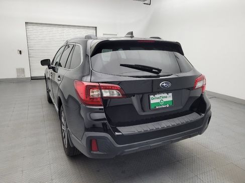 Used 2018 Subaru Outback 3.6R Touring AWD/4WD image 6