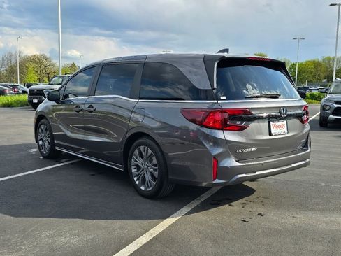 Used 2025 Honda Odyssey Touring image 6