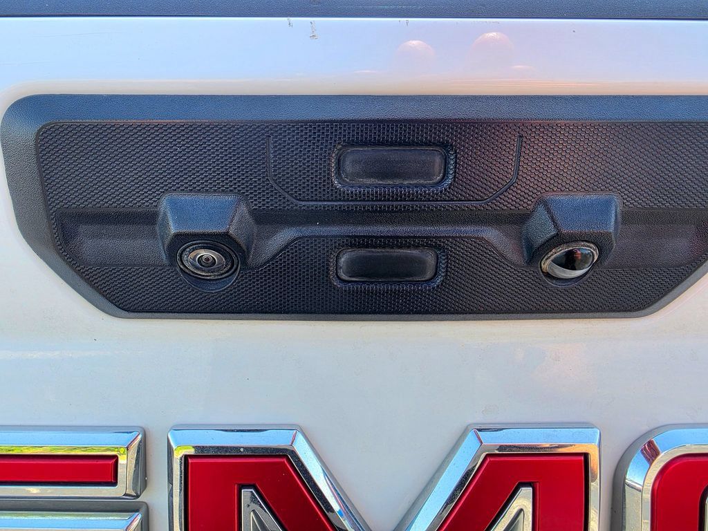 Used 2024 GMC Sierra 2500 AT4 w/ AT4 Premium Plus Package AWD/4WD image 8