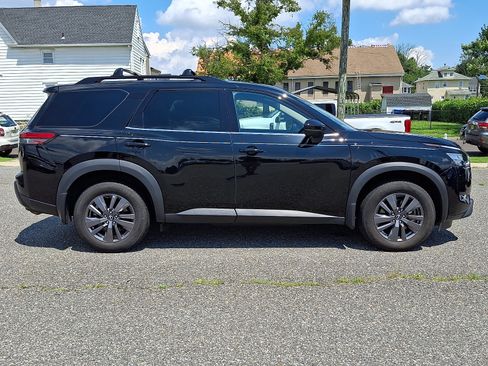 Certified 2024 Nissan Pathfinder SV w/ Lighting Package (N92) AWD/4WD image 7
