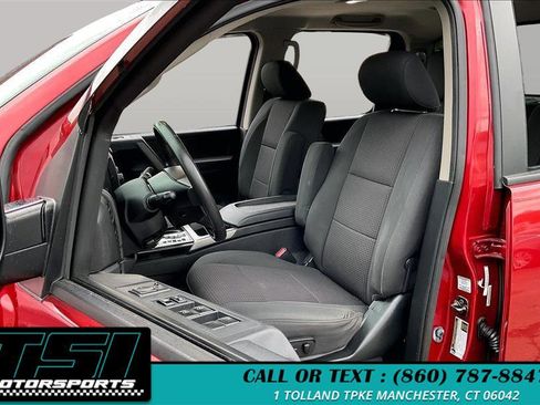 Used 2014 Nissan Titan SV w/ SV Value Truck Package AWD/4WD image 25