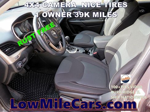 Used 2016 Jeep Cherokee Latitude w/ Cold Weather Group AWD/4WD image 3
