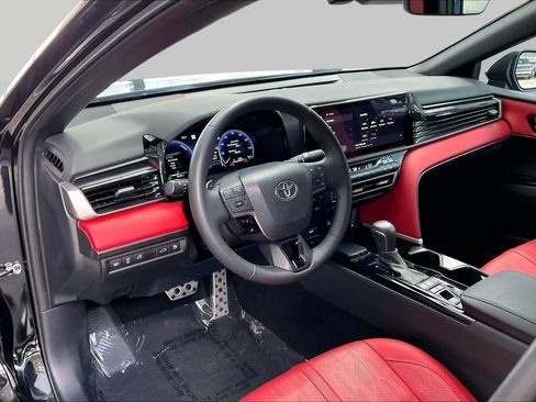 Used 2025 Toyota Camry XSE FWD image 18