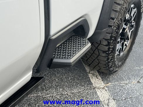 Used 2024 GMC Sierra 2500 AT4X image 27