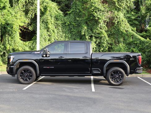 Used 2024 GMC Sierra 2500 AT4 w/ AT4 Premium Plus Package AWD/4WD image 6