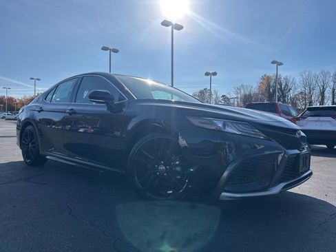 Used 2024 Toyota Camry XSE image 3