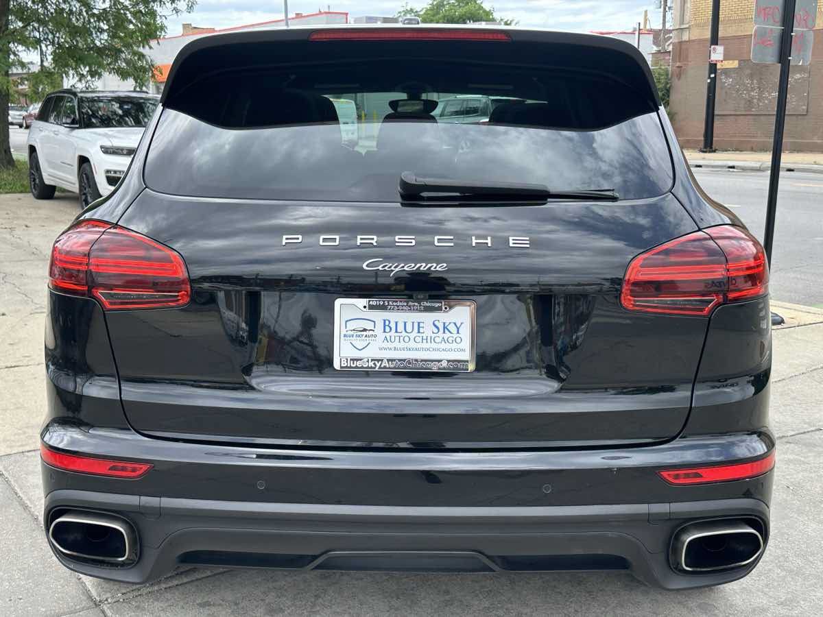 Used 2017 Porsche Cayenne AWD/4WD image 6