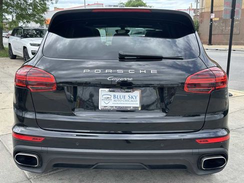 Used 2017 Porsche Cayenne AWD/4WD image 6