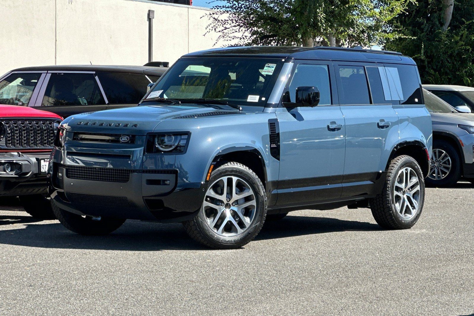 New 2026 Land Rover Defender 110 X-Dynamic SE AWD/4WD image 27