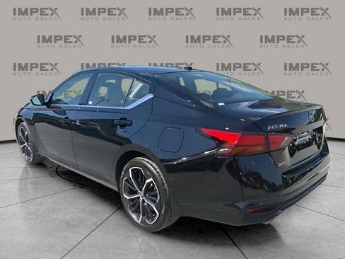 Used 2024 Nissan Altima 2.5 SR AWD/4WD image 3