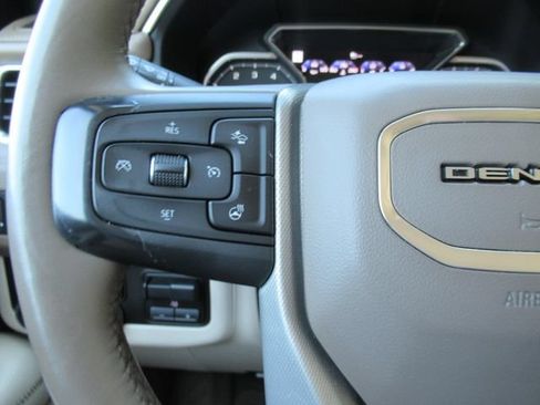 Used 2021 GMC Yukon XL Denali w/ Denali Premium Package RWD image 27