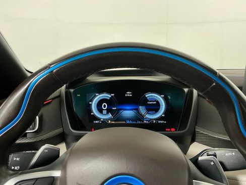 Used 2019 BMW i8 Roadster AWD/4WD image 15