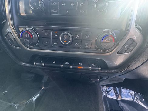 Used 2018 Chevrolet Silverado 1500 LT w/ All Star Edition image 33