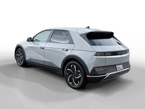 Used 2024 Hyundai Ioniq 5 SEL image 3