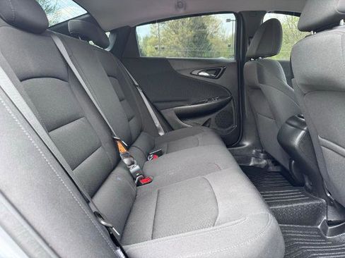 Used 2025 Chevrolet Malibu LS FWD image 19
