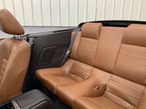 Used 2010 Ford Mustang Premium RWD image 27