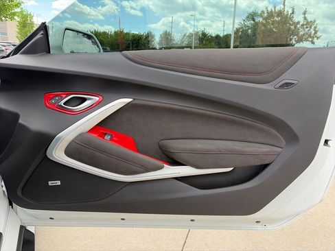 Used 2019 Chevrolet Camaro ZL1 RWD image 28