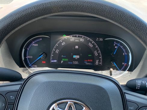 Used 2025 Toyota RAV4 XLE w/ Convenience Package AWD/4WD image 11
