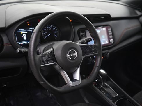 Used 2024 Nissan Kicks SR image 20