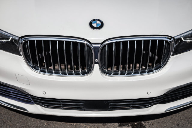 Used 2017 BMW 740i RWD image 10