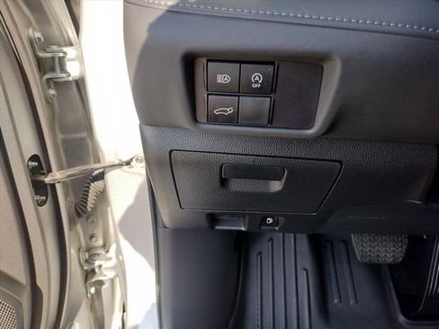 Used 2024 Toyota Highlander XSE image 25