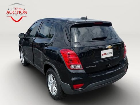 Used 2019 Chevrolet Trax LS AWD/4WD image 3