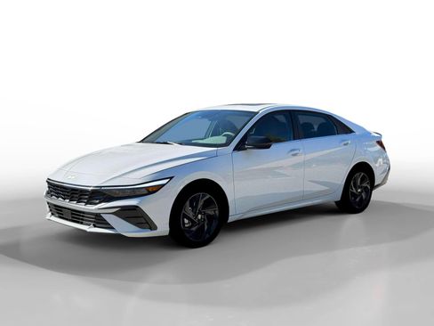 New 2026 Hyundai Elantra SEL Sport Premium image 2