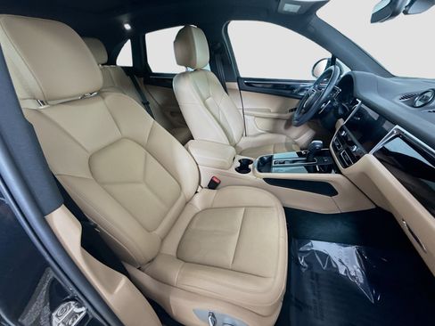 Used 2023 Porsche Macan image 28