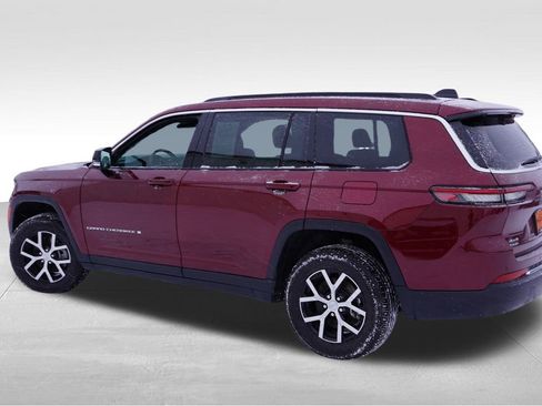 Certified 2024 Jeep Grand Cherokee L Limited w/ Luxury Tech Group II image 9