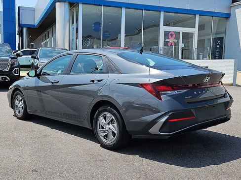 Used 2024 Hyundai Elantra SE FWD image 6