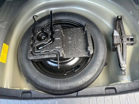 Used 2012 Toyota Corolla LE image 25