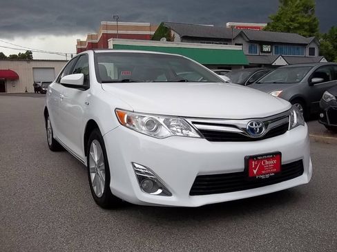 Used 2014 Toyota Camry XLE w/ Leather Package FWD image 4