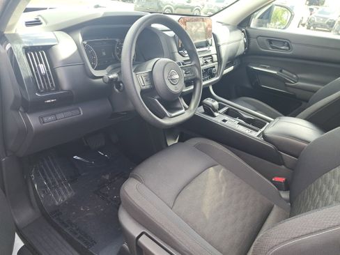 Certified 2023 Nissan Pathfinder S FWD image 12