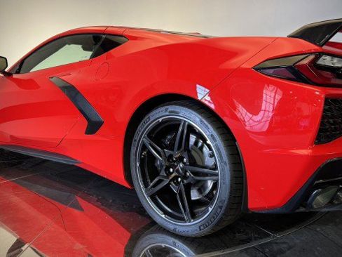 Used 2024 Chevrolet Corvette Stingray Premium Cpe w/ Z51 Performance Package RWD image 27