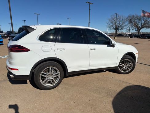 Used 2016 Porsche Cayenne image 8
