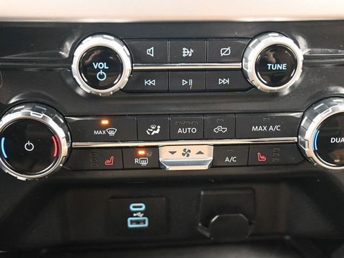 Certified 2022 Ford F150 XLT w/ Equipment Group 302A High image 20