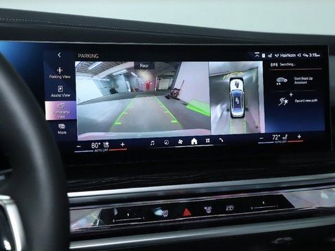 Used 2025 BMW 740i xDrive image 31