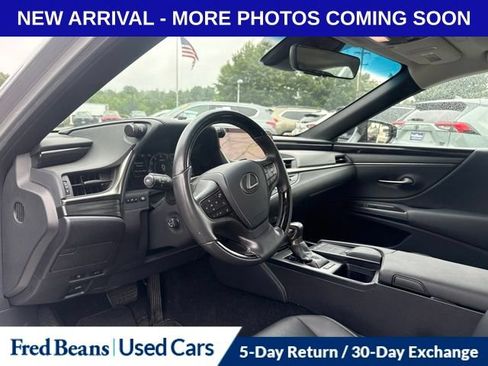 Used 2019 Lexus ES 350 w/ Premium Package FWD image 11